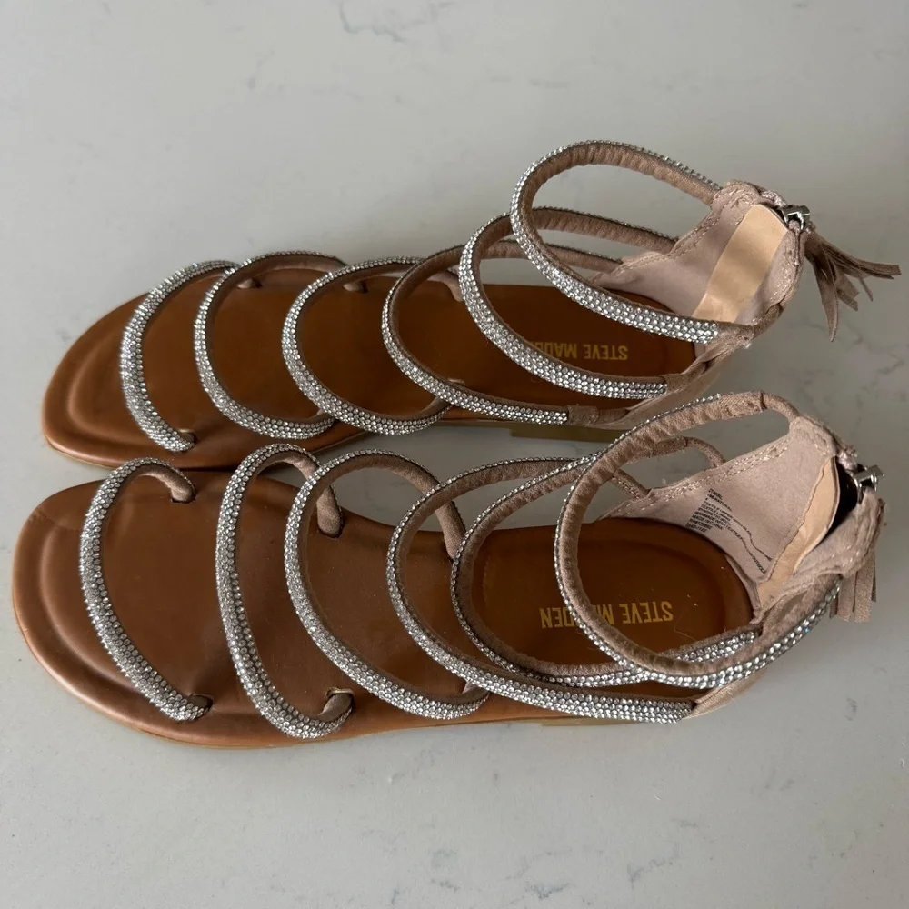 New Steve Madden girls Strappy Rhinestone Sandals  back zipper closure Size:4